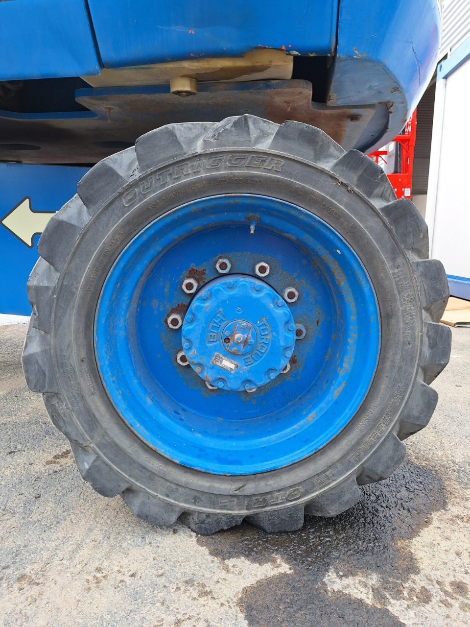 Sold - Scissor Lift - View 2